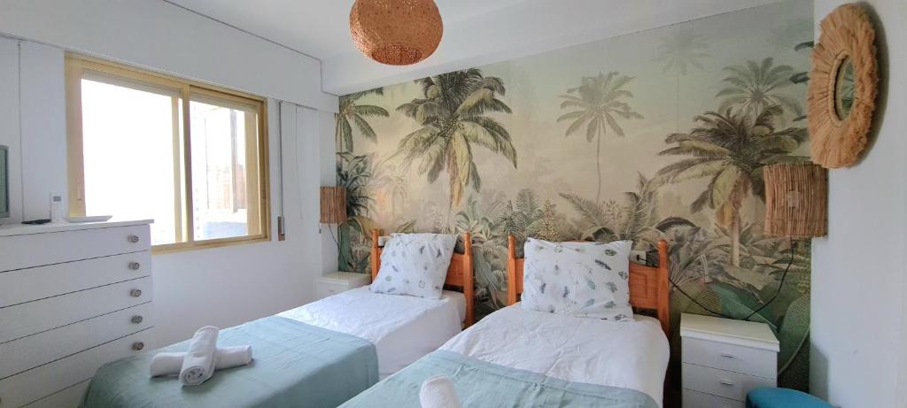Gerona apartment on the Strip with pool & parking - 5