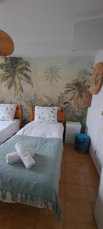 Gerona apartment on the Strip with pool & parking - 4
