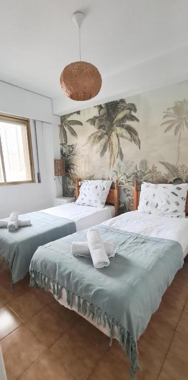 Gerona apartment on the Strip with pool & parking - 2