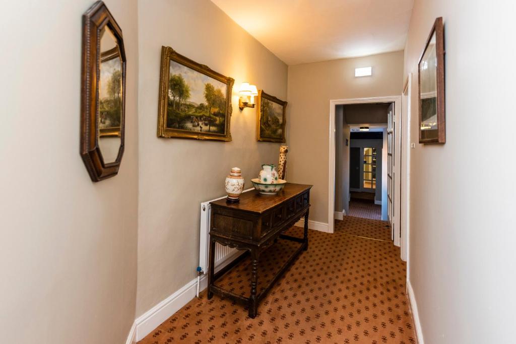 フロント・ロビー