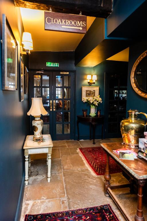 フロント・ロビー