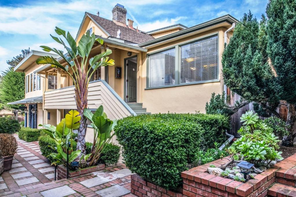 3798 Cedar Place apts, Carmel