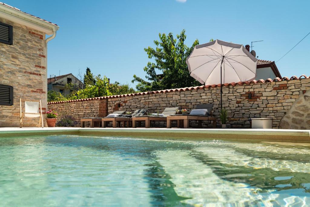 Vi la Mare - Mediterranes Apartment-Feeling mit Poolgenuss, Zadar