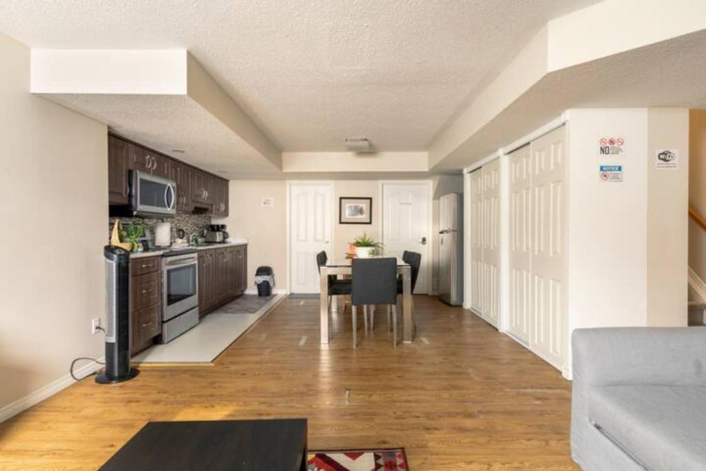 Self check-in spacious apartment with full Kitchen photo
