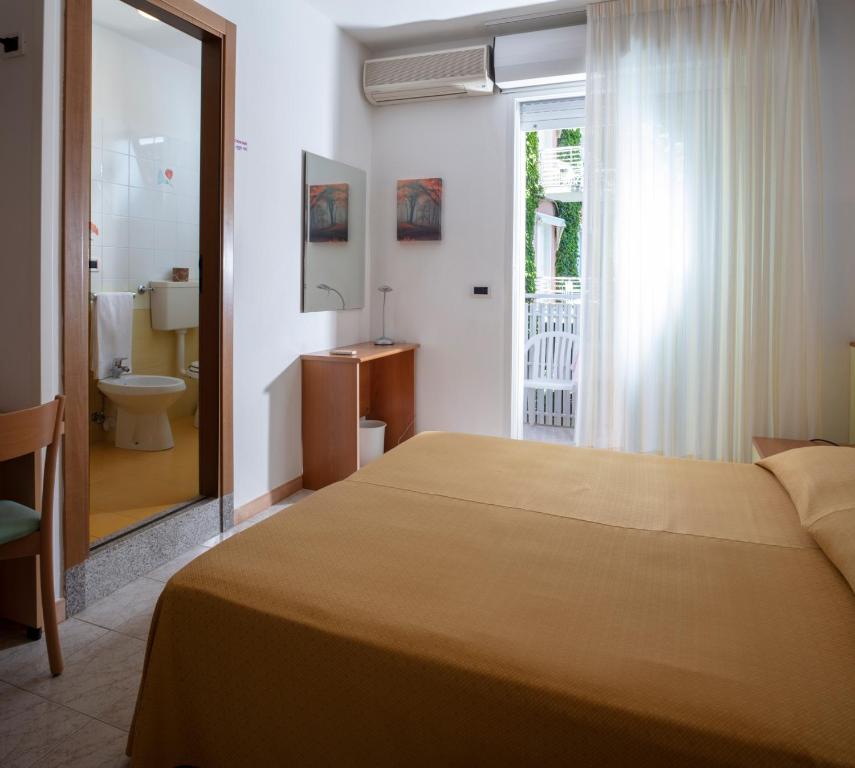 Szoba kétszemélyes vagy 2 külön ággyal és erkéllyel