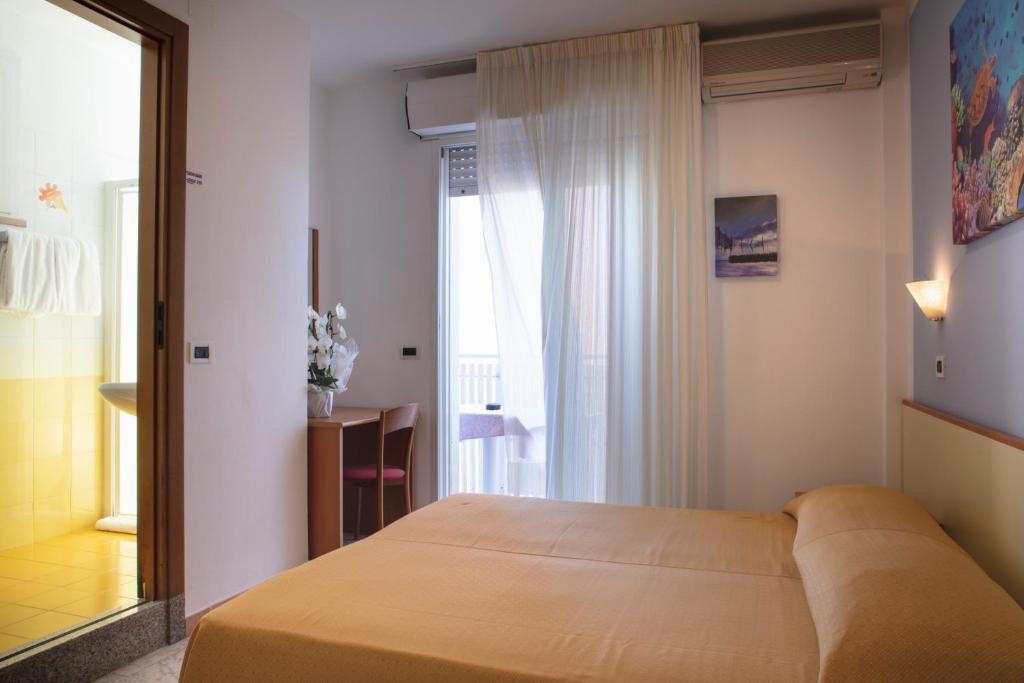 Szoba kétszemélyes vagy 2 külön ággyal és erkéllyel