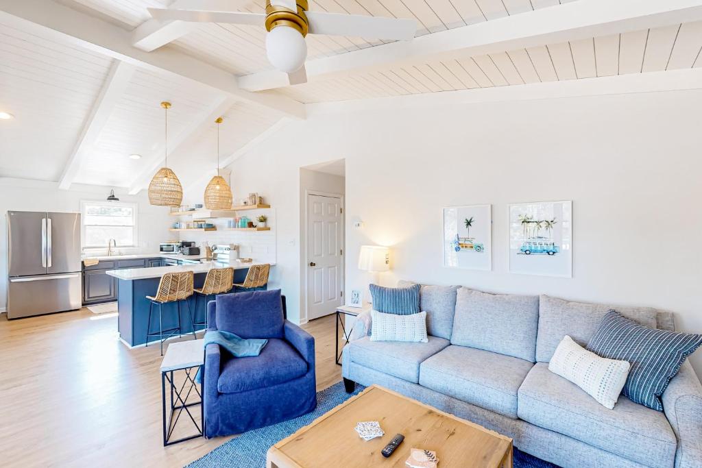 Golden Oasis, Oak Island