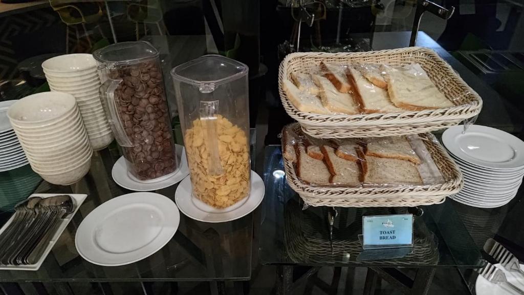 อาหารและเครื่องดื่ม