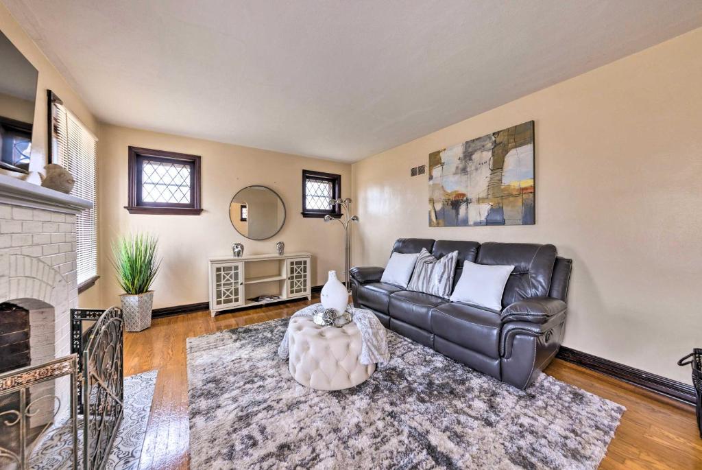 St Louis Vacation Rental 4 Mi to Airport!