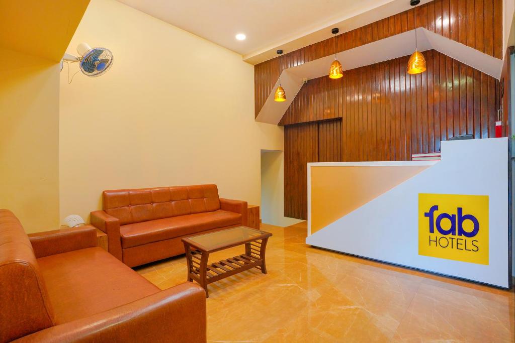 FabExpress Colaba Grand photo