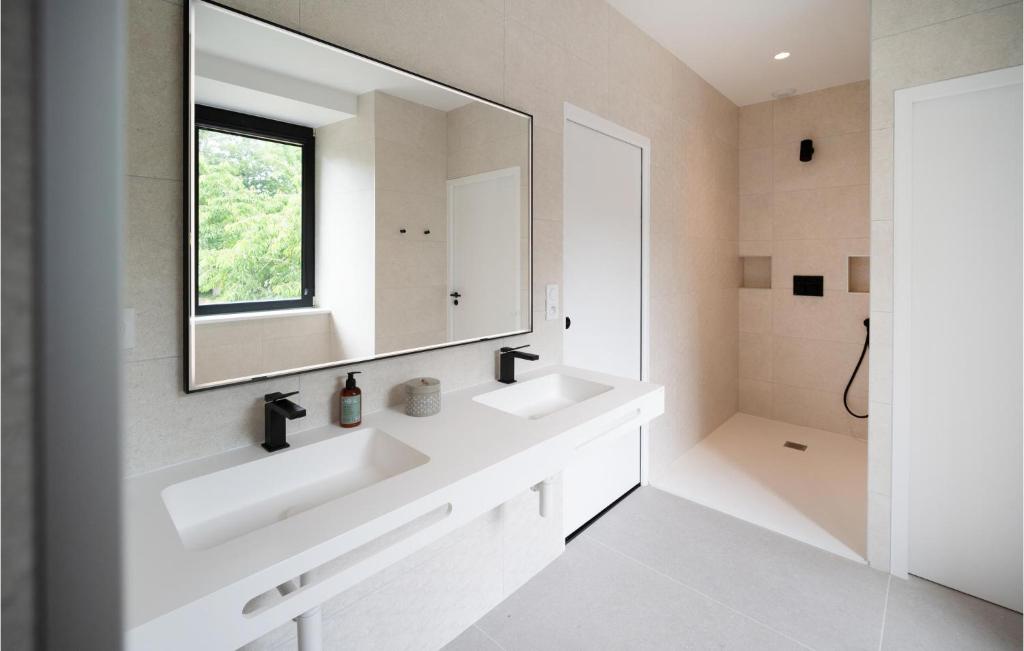 Amazing Apartment In Concarneau With Sauna - 4