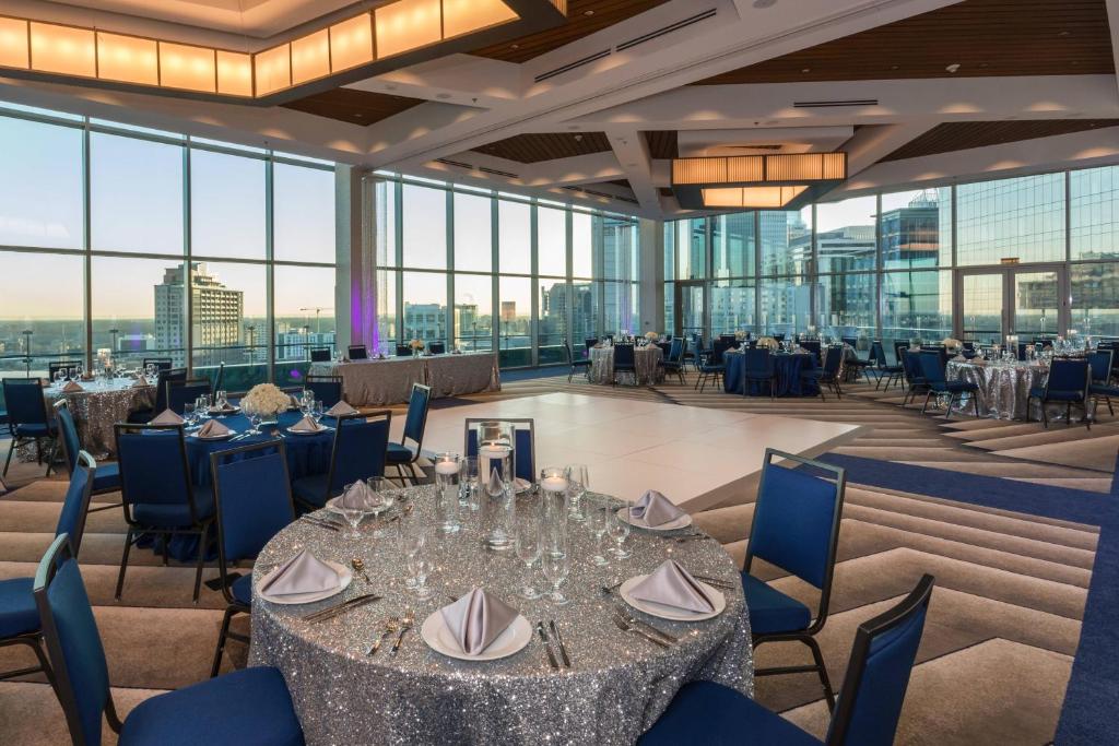 SpringHill Suites Charlotte Uptown photo