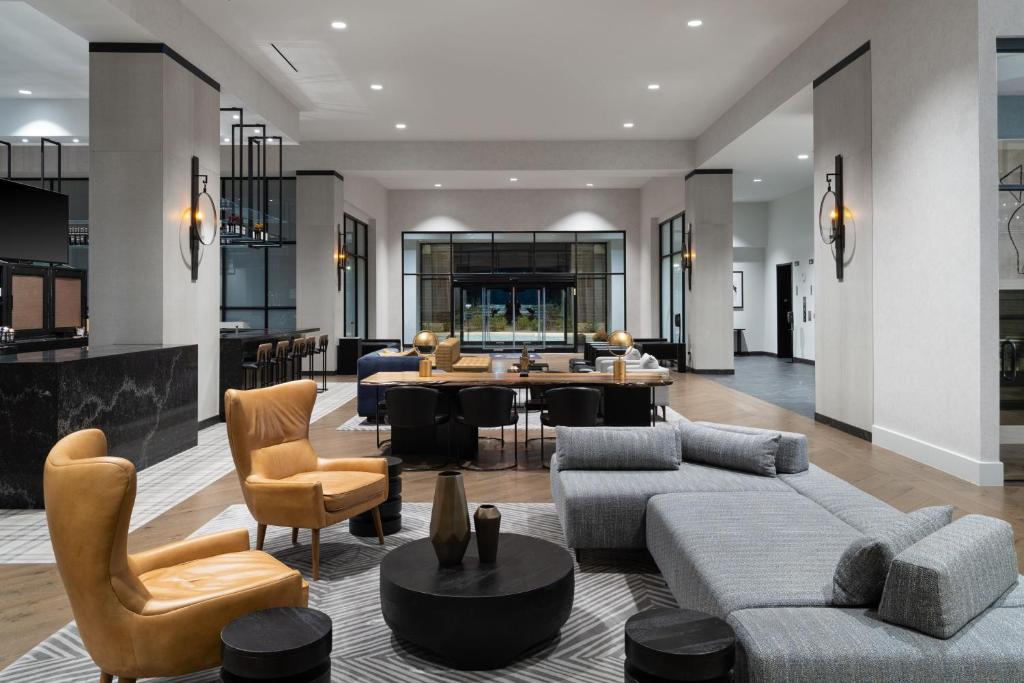 Sheraton Flowood The Refuge Hotel & Conference Center フロント・ロビー