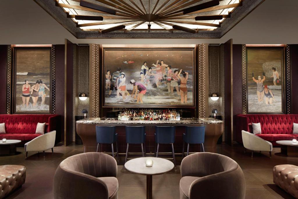 Bar/ Salón