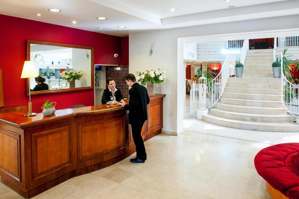 Hotel Saint Sauveur photo