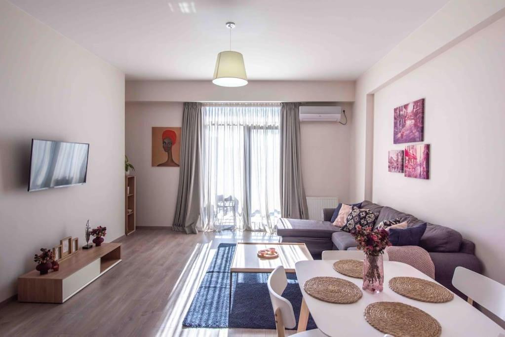GG Home - cozy 1-bedroom apartment on 12th floor on Kazbegi avenue in Saburtalo, Tbilisi