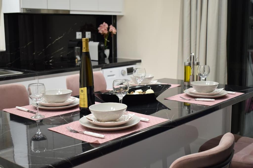Seafront Luxury Apartment 전경