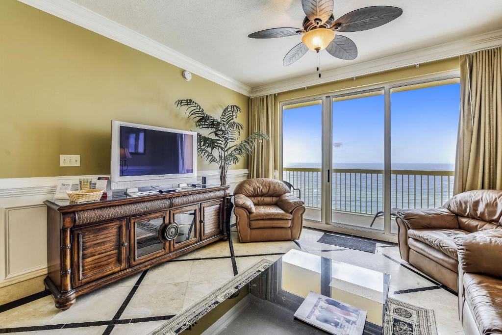Calypso 1205 - Amazing Condo! Free Fun! Sleeps 4, Free Beach Chairs condo