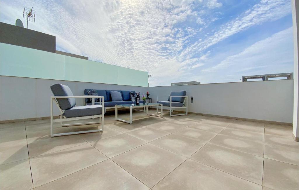 Beautiful Home In Alicante - 3
