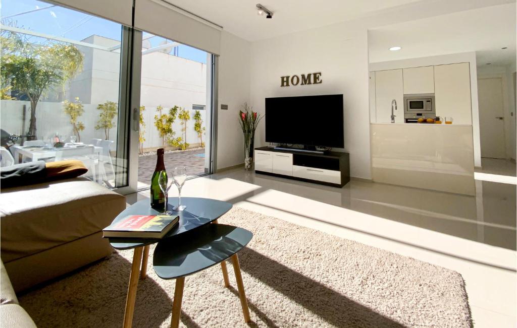 Beautiful Home In Alicante - 5