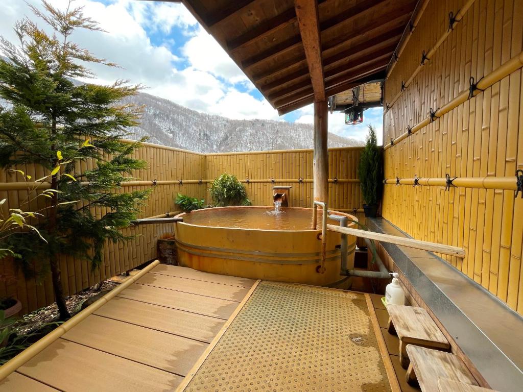 5. 츠유쿠사 (Ts..