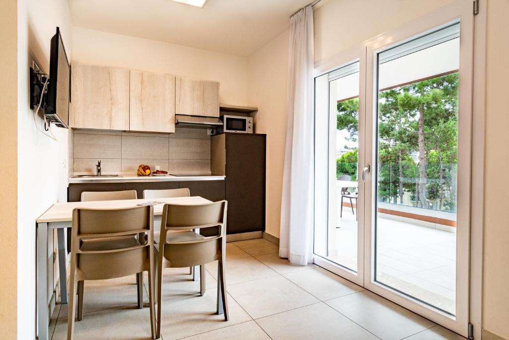 Iris Suite - 4
