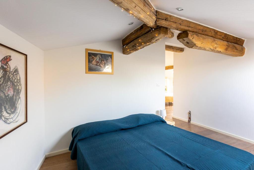 Italy prestigious historical attic in Bologna - 3