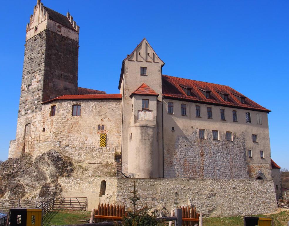 Burg Katzenstein photo