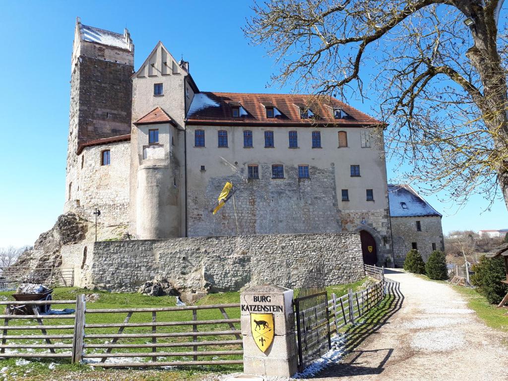 Burg Katzenstein — Hotel in Dischingen