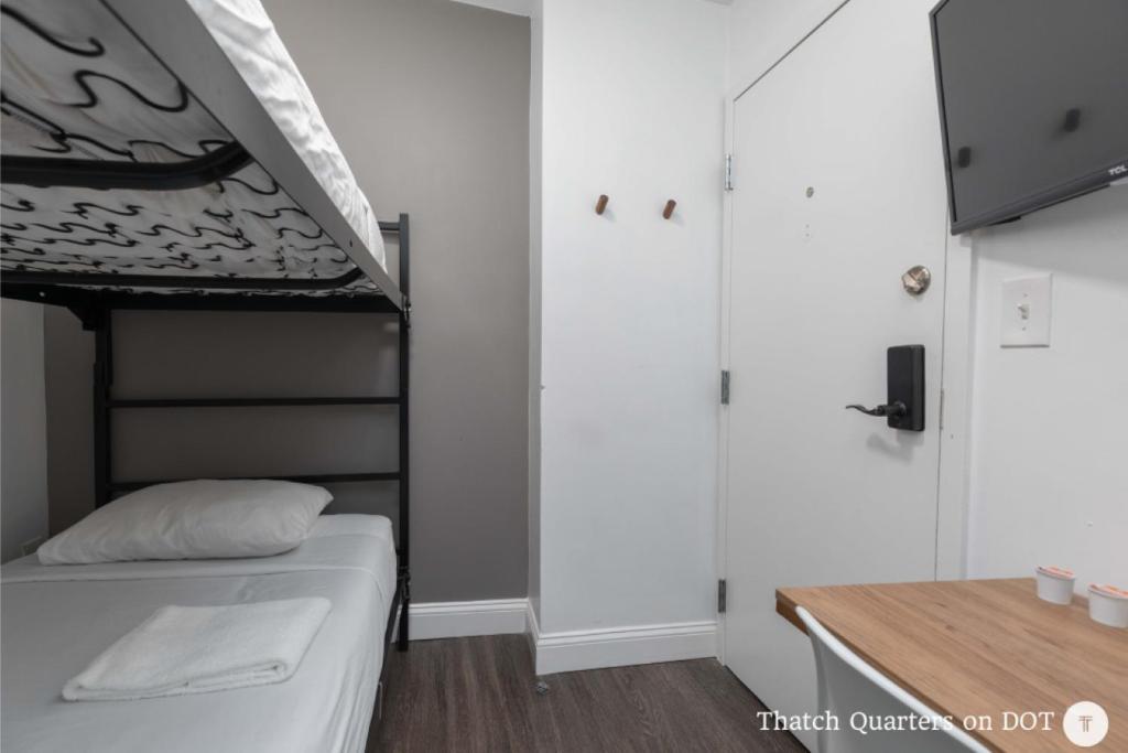 Quarters on DOT by Thatch, Boston