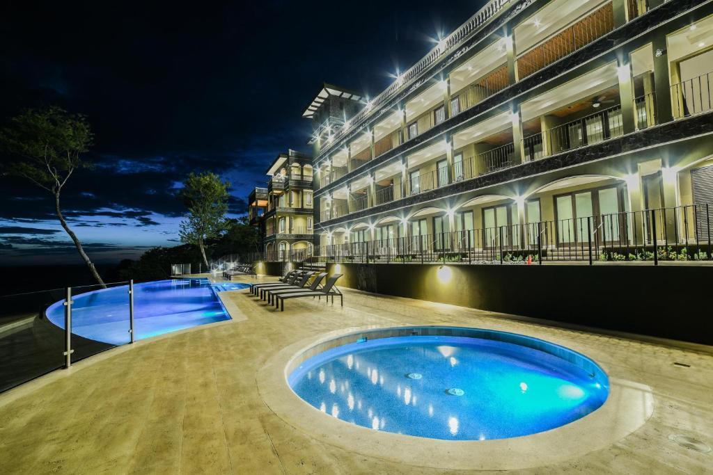 360 Splendor Del Pacifico Residences photo