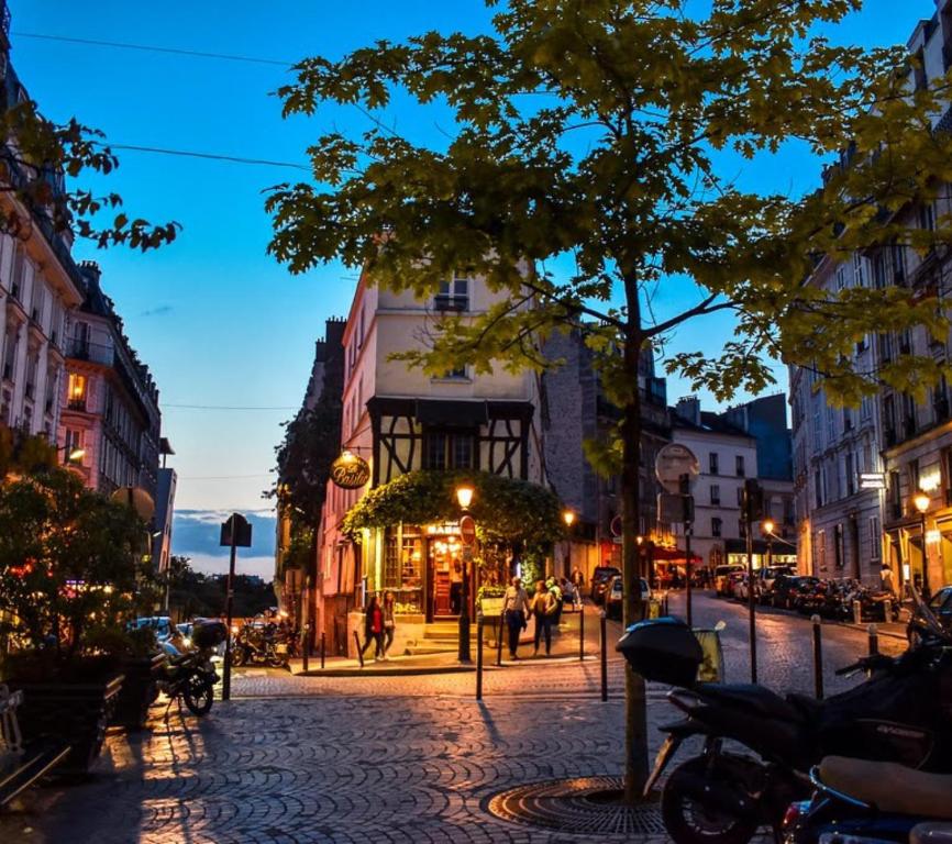 Nearby attraction, Plug Inn Boutique Hostel in Paris