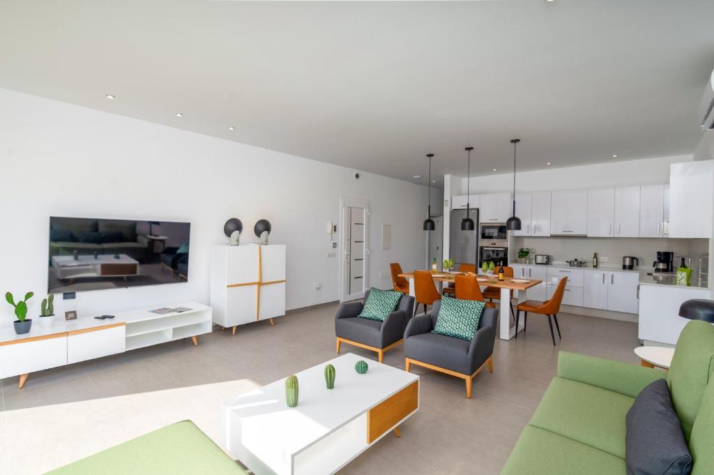 Villa Sibisse by Villa Plus - 4