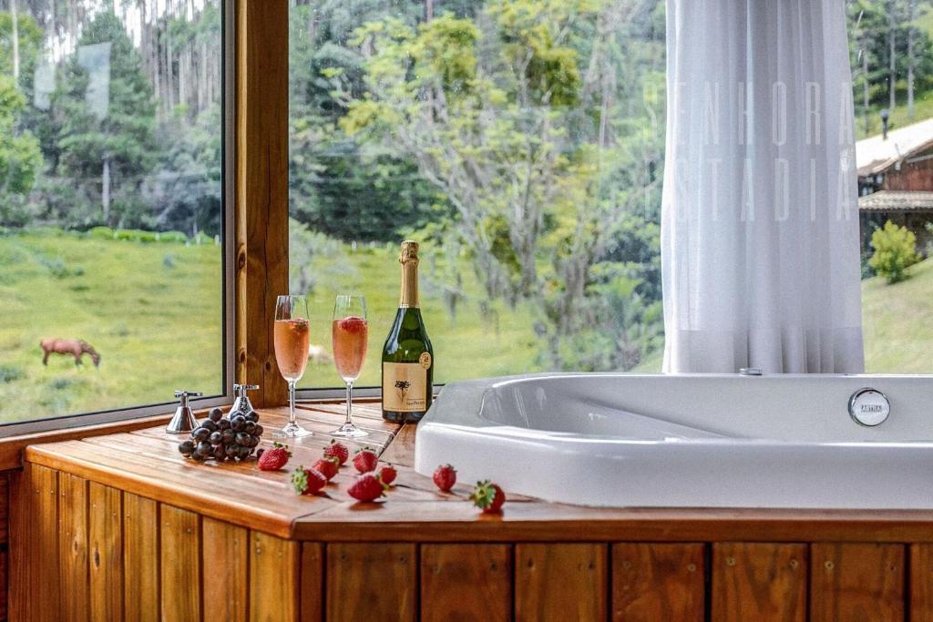 Recanto Tô à Toa Jacuzzi Lareira, Família