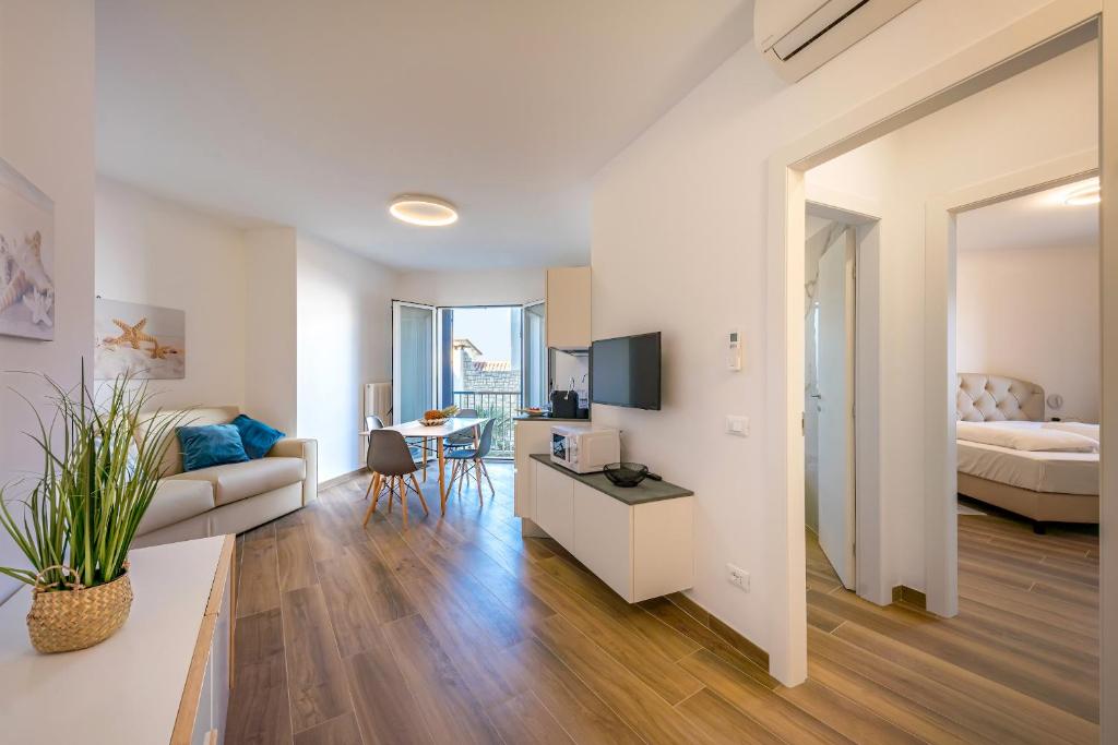 LEVANTE for a luxury stay - Front Beach - 5
