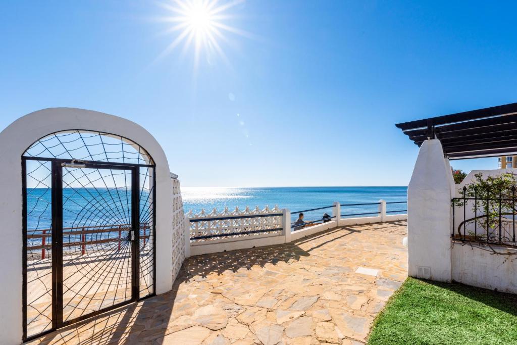 Calahonda Beach II First line apartment in Calahonda - 2