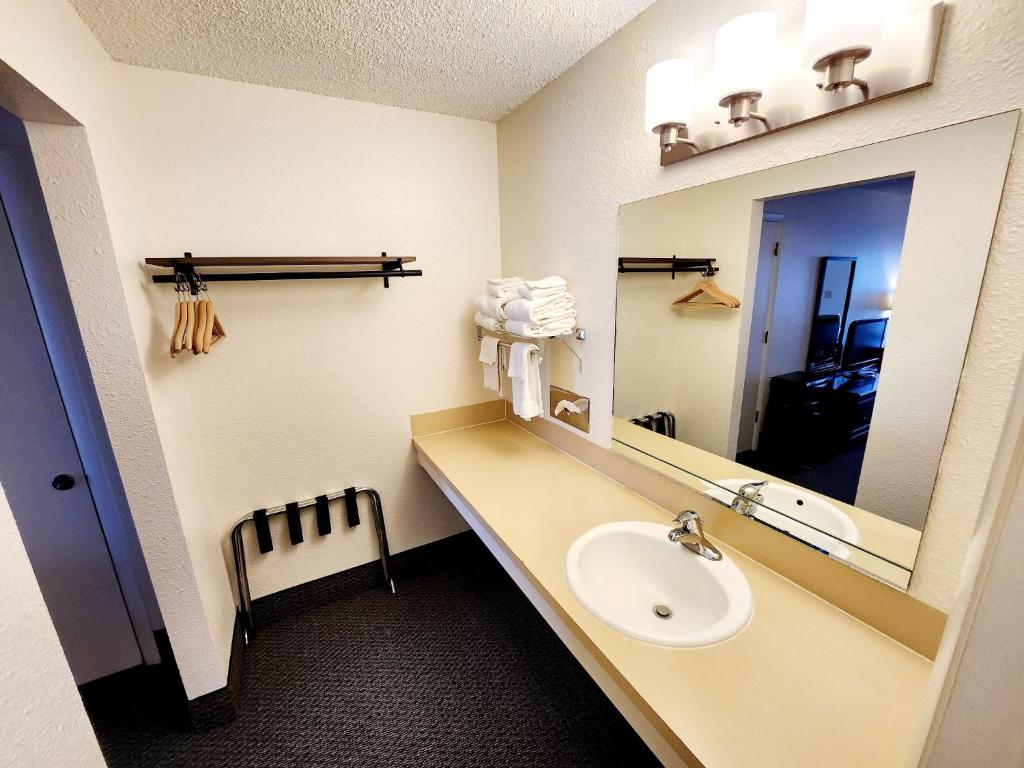 Budget Motel photo