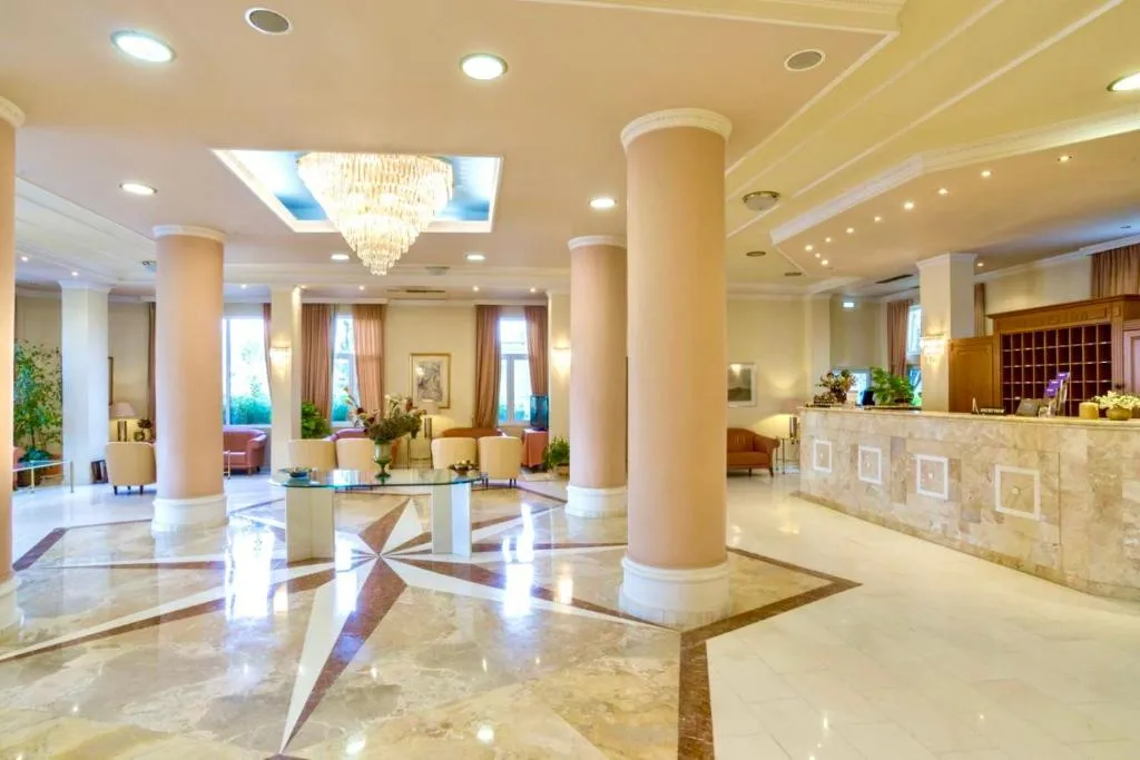 Hotel Philippos Livadeia, מלון בלבאדיה