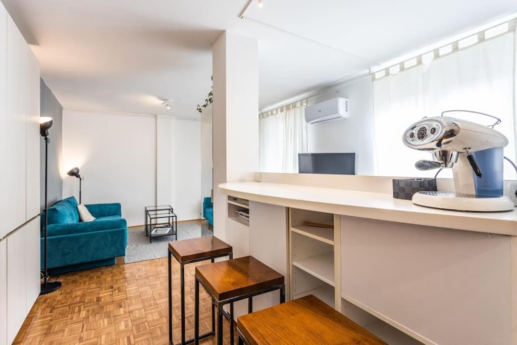 Lovely Studio with a big terrace - 4