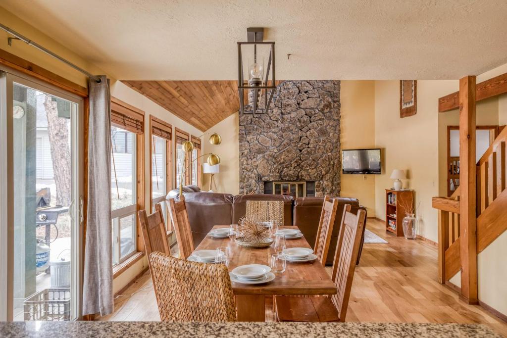 Yellow Rail 10 - Meredith Lodging, Sunriver