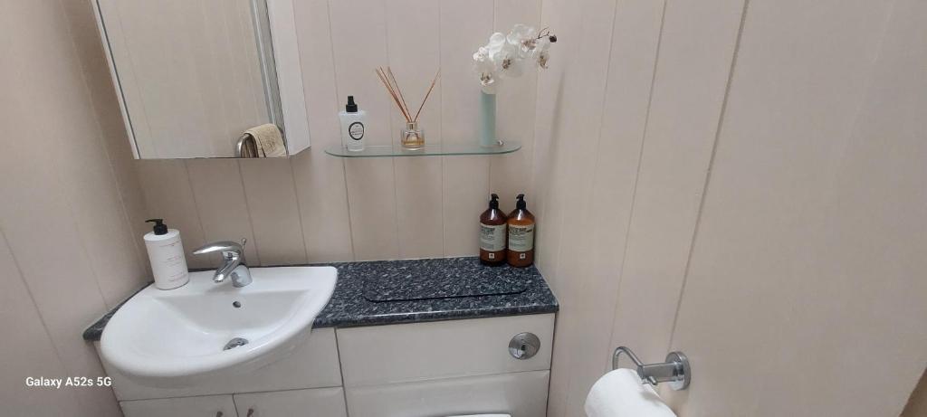 Fairdene Cottage photo