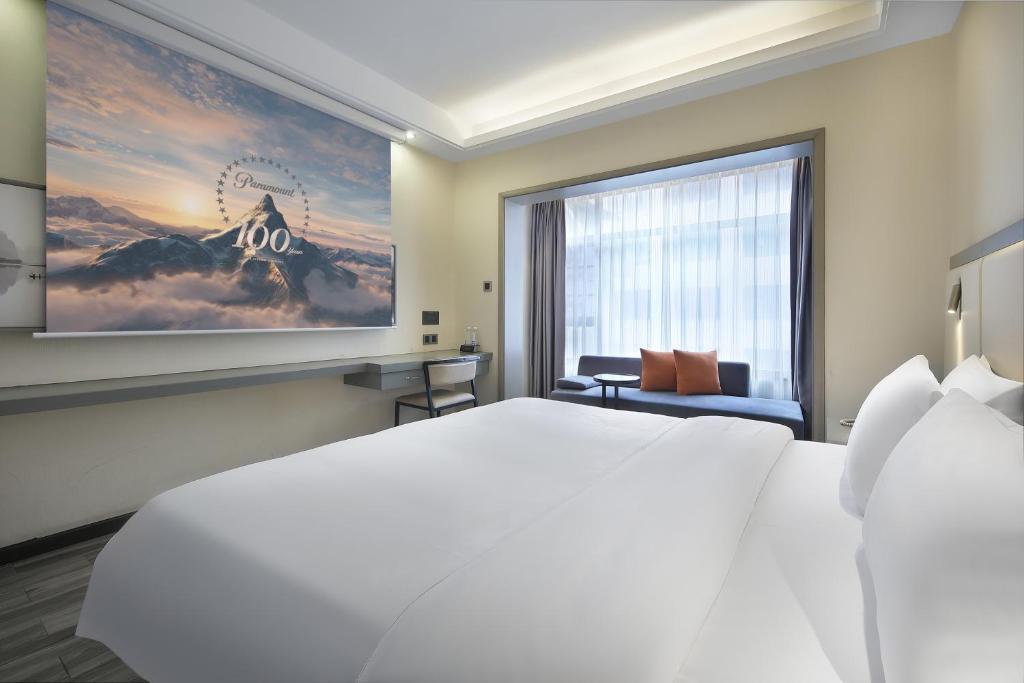 Wing Hotel Guilin - Central Square photo