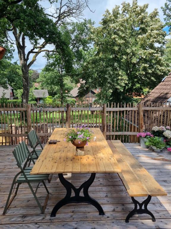 NEU! Alte Schule Jarnsen Oberstübchen mit Balkon