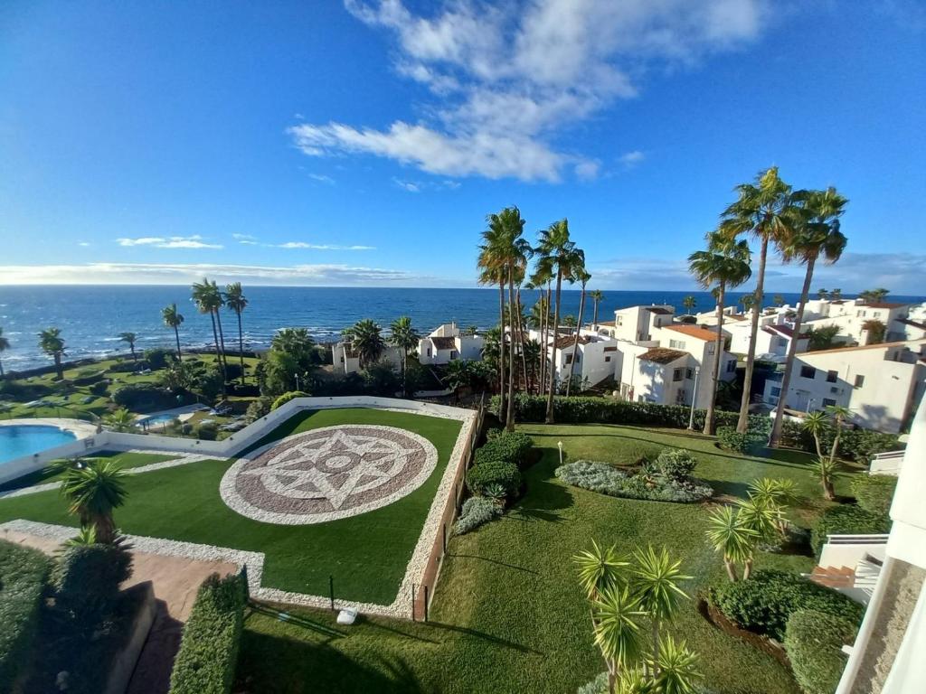 Miraflores Beachfront Penthouse - 2
