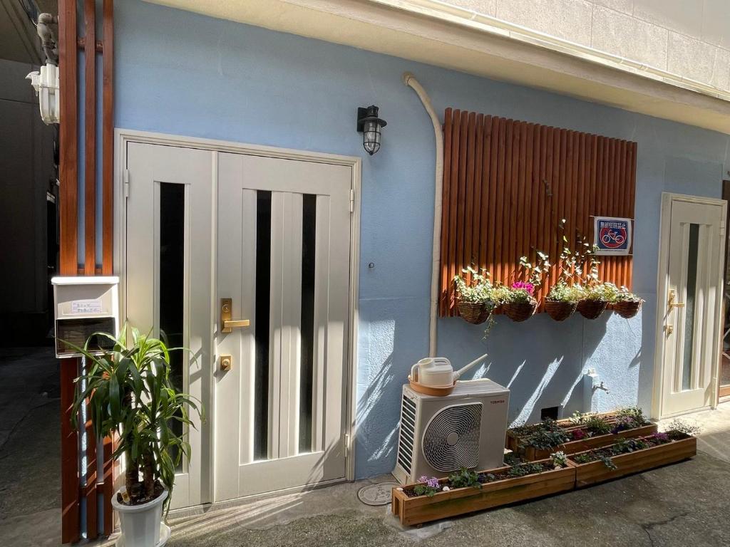 距离Namba Shinsaibashi麗子民宿, Ósaka