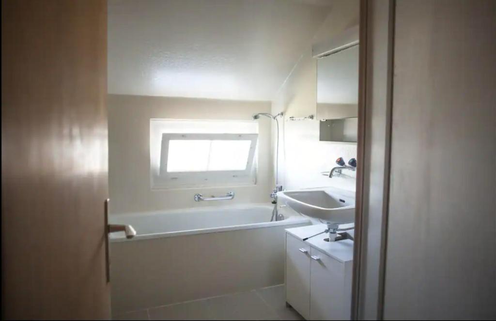 Lakeview Rustic, Krattigen