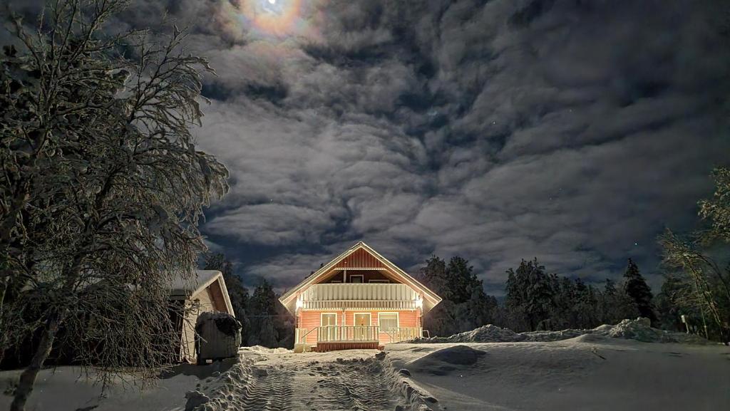 Tunturihuvila III, Vuontisjärvi