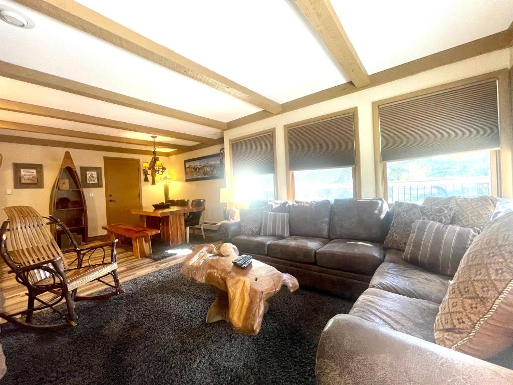 LongBranch #111, Breckenridge