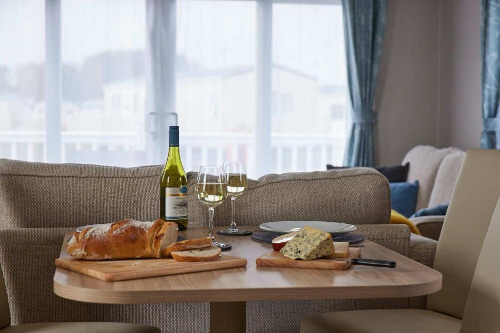 Nirvana Coastal Retreat, Cayton Bay photo 6