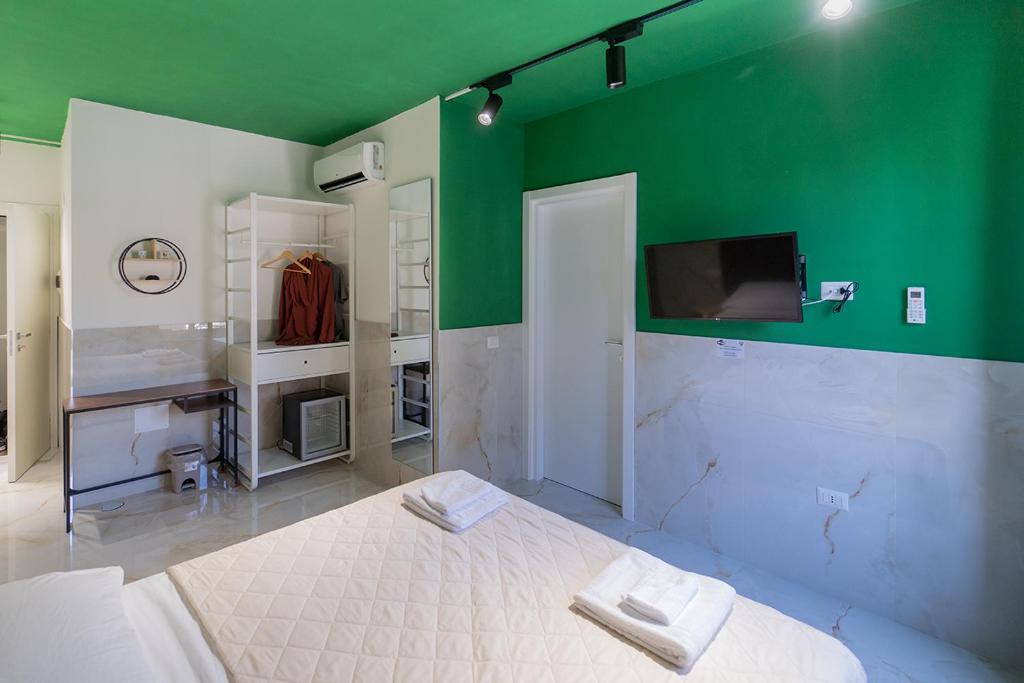 P.C. Boutique H. Vesuvius, Napoli Centro, by ClaPa Group - 3